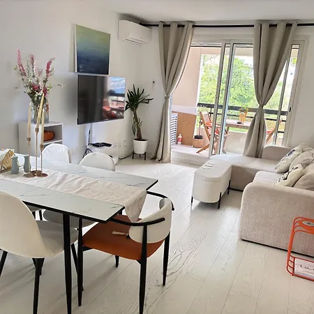 New,mountain & Sea View 3 Guests With Private Garage 公寓